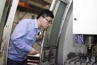 图纸上的匠心 80后数控图纸“解构师”陈闰祥的农业机械情结